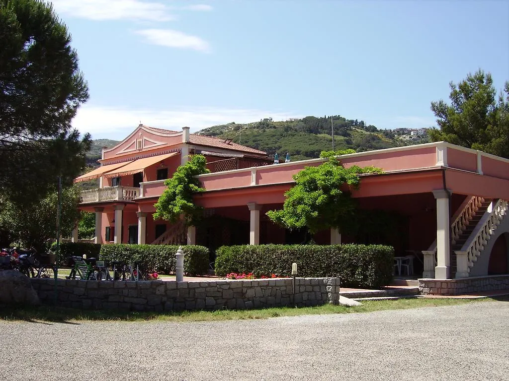 Pozzo Al Moro Village Marina di Campo